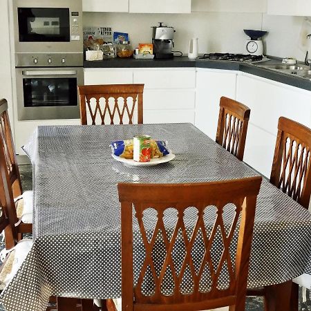 La Casetta Di Nonna Pina - Appartamento Con Cucina In Pieno Centro Torre Annunziata Exterior foto