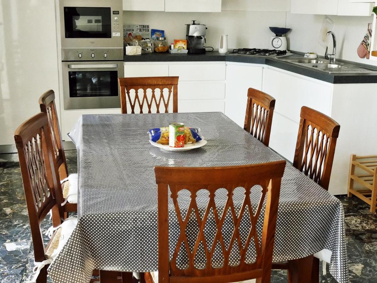 La Casetta Di Nonna Pina - Appartamento Con Cucina In Pieno Centro Torre Annunziata Exterior foto