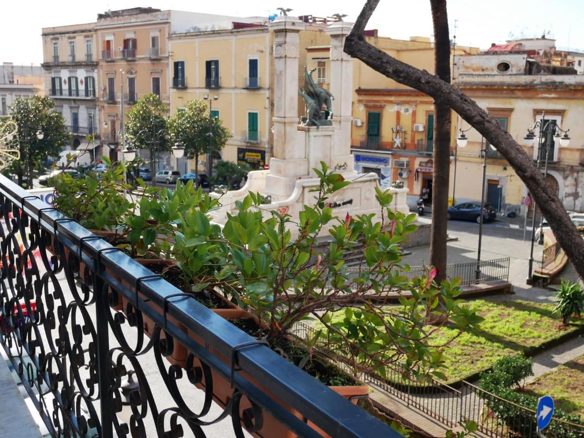 La Casetta Di Nonna Pina - Appartamento Con Cucina In Pieno Centro Torre Annunziata Exterior foto
